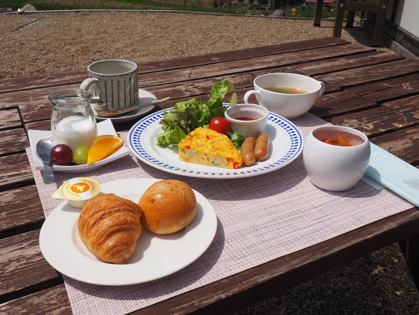 【朝食付き】気持ちのいい日差しに包まれて　コーヒーと共にゆったりと優雅な朝を満喫＜一棟貸切の別荘宿＞
