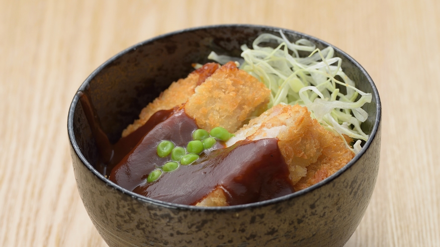 デミカツ丼