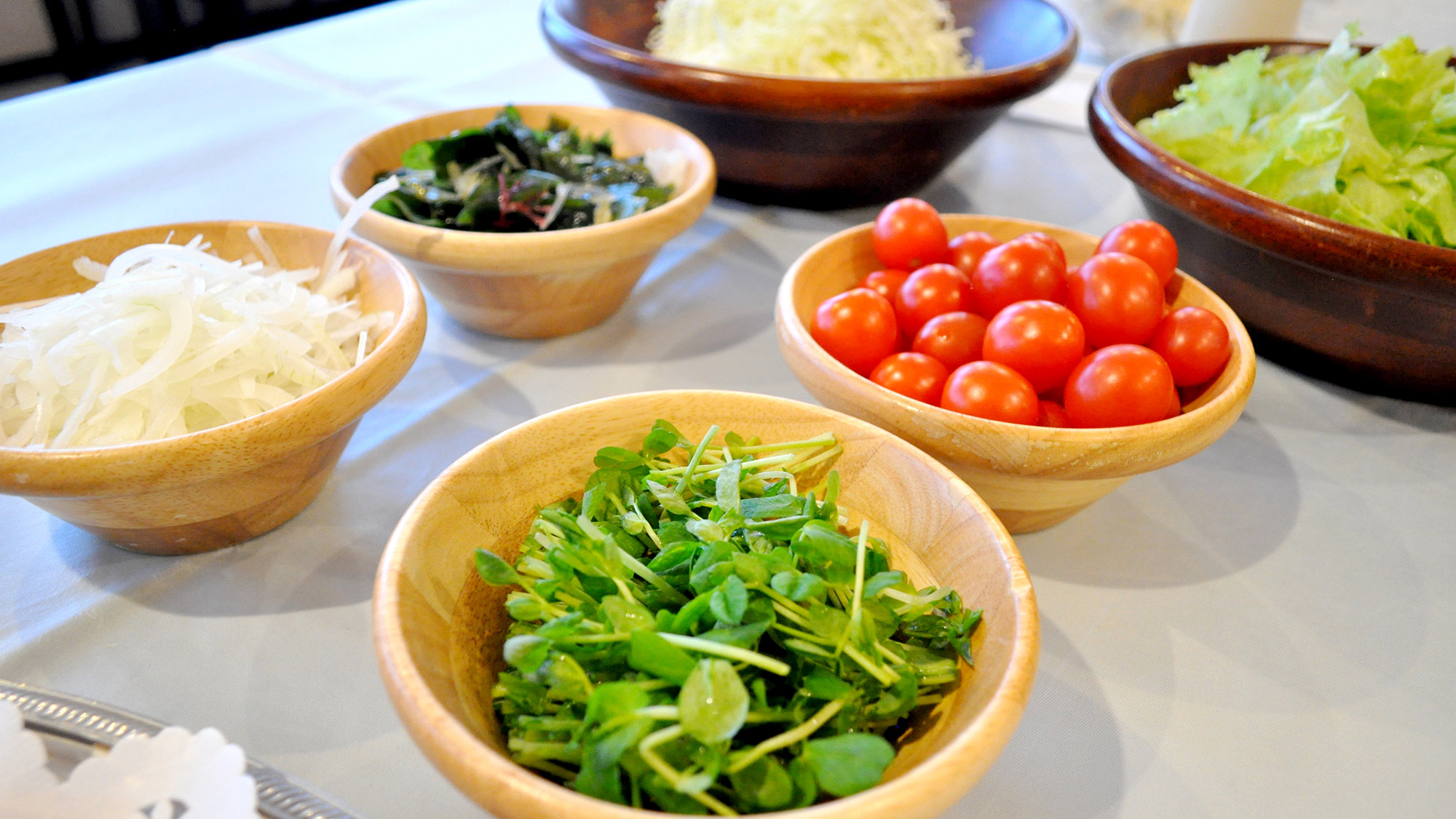 【ご朝食】女性に人気のサラダも充実です