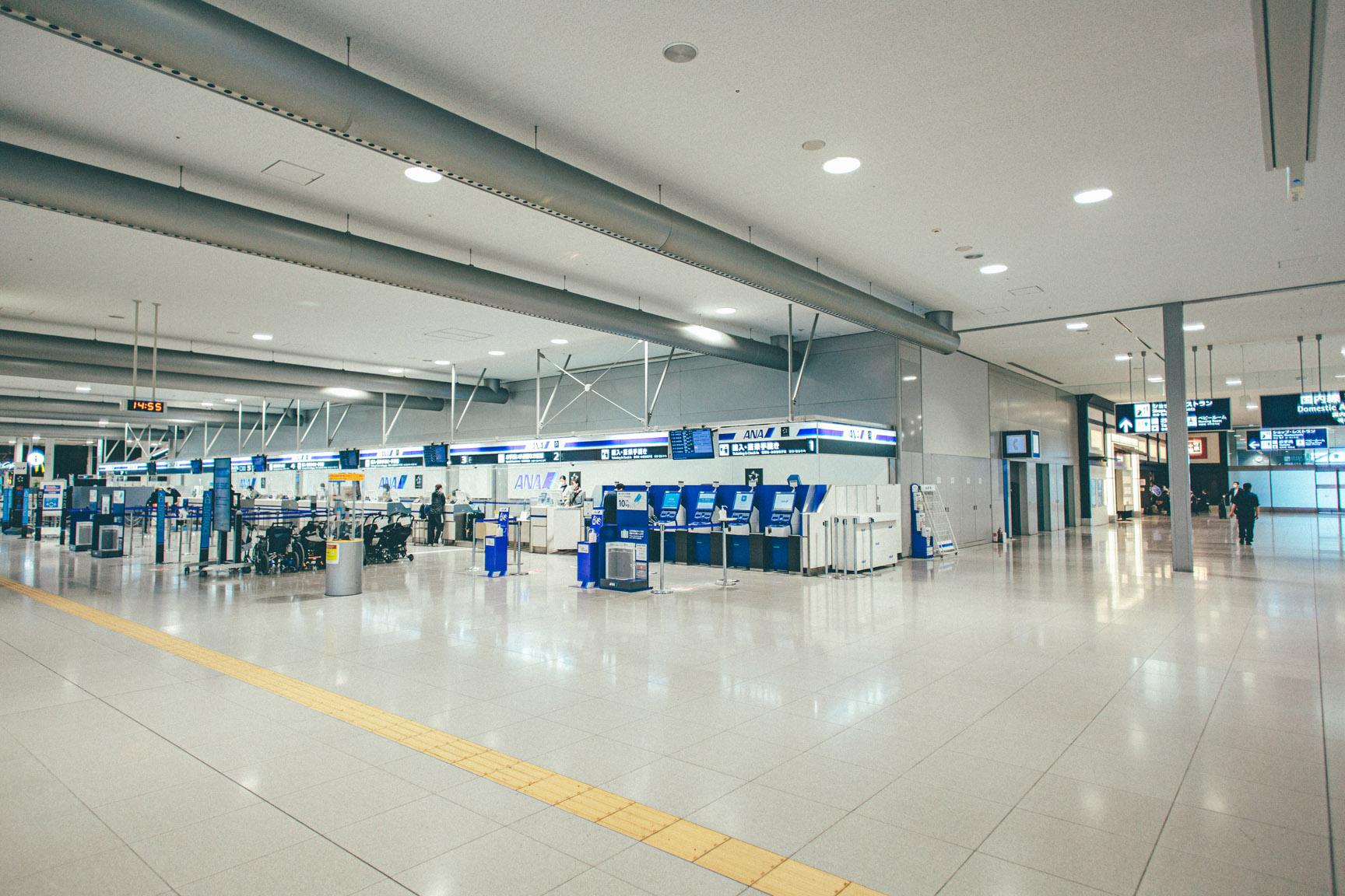 関西空港からホテルまで電車で約35分