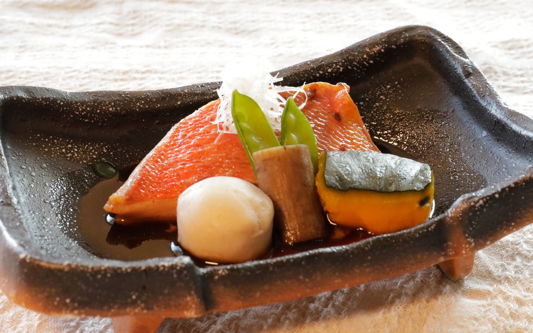 【年末年始連泊プラン】伊勢海老・鮑・黒毛和牛を味わいながら、ゆったり迎える新年の特別滞在
