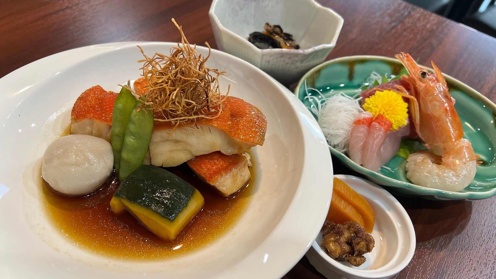 【連泊限定】金目鯛の煮付けや刺身を含む朝食・夕食・ランチがついてお得な2泊5食御膳プラン