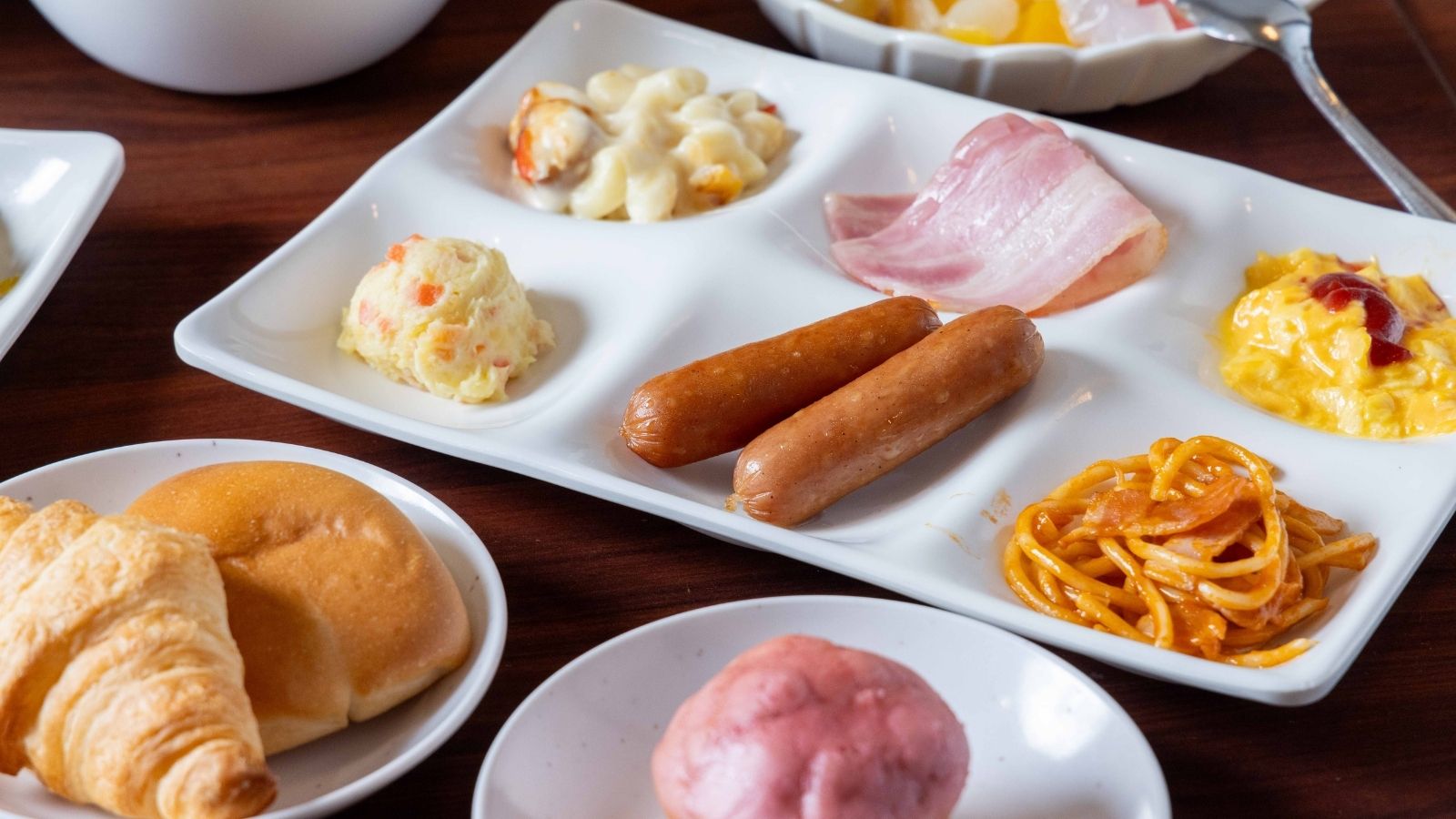 朝食ビュッフェ