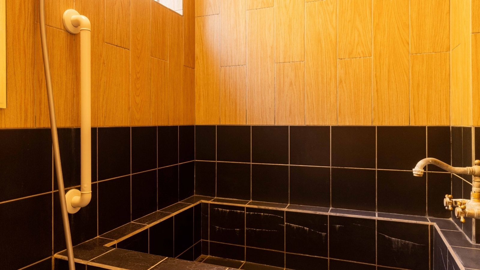 温泉付きファミリールーム(角部屋13帖）