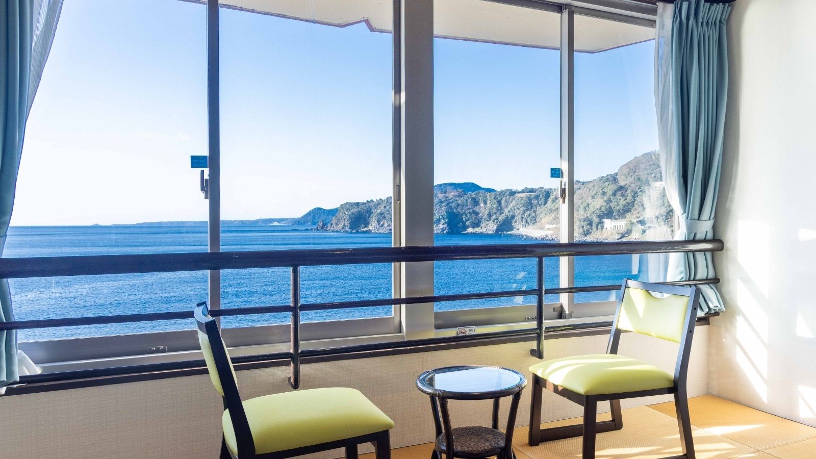 シャワー付きツイン(角部屋ツイン10帖)