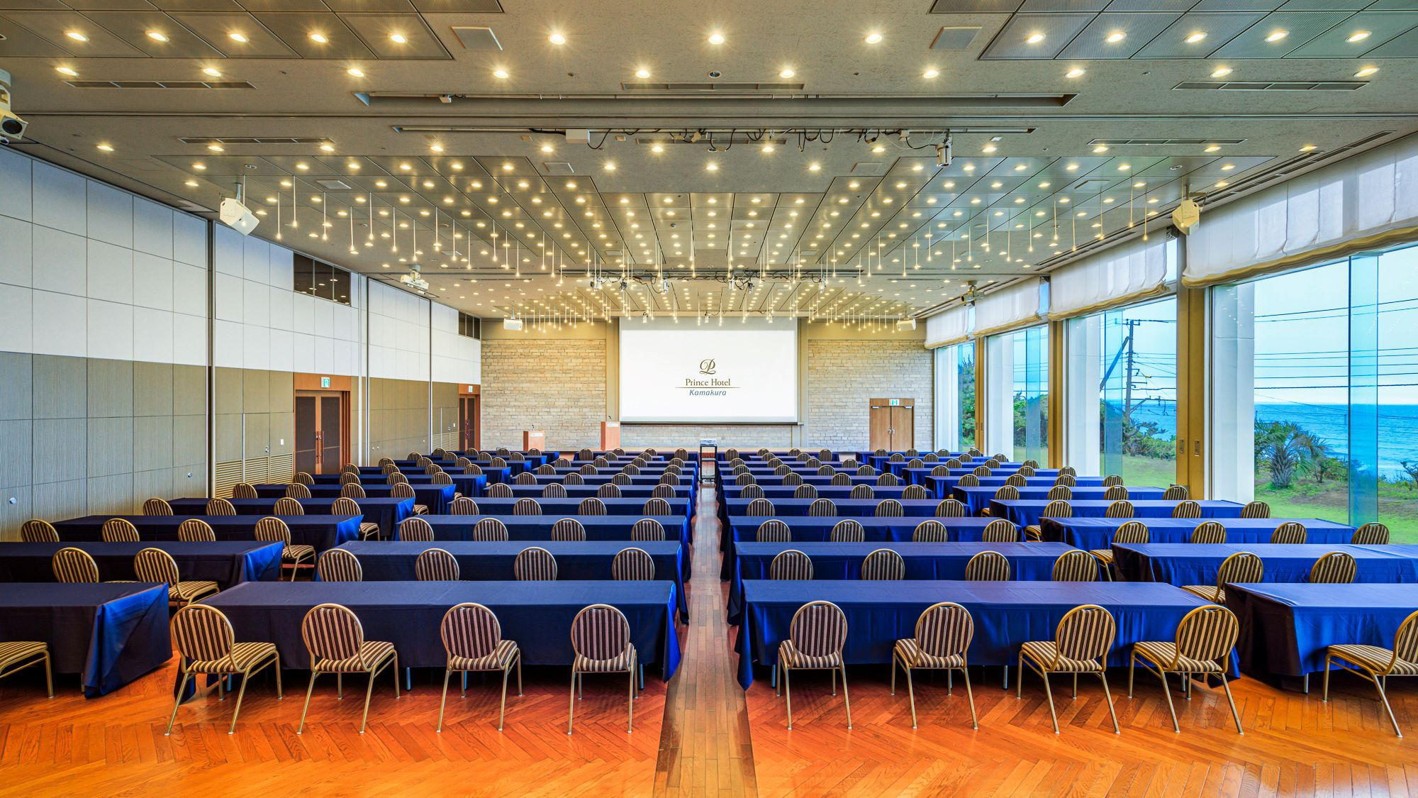 バンケットホール七里ケ浜は、最大800名まで利用可能。6タイプの宴会場として利用できます。