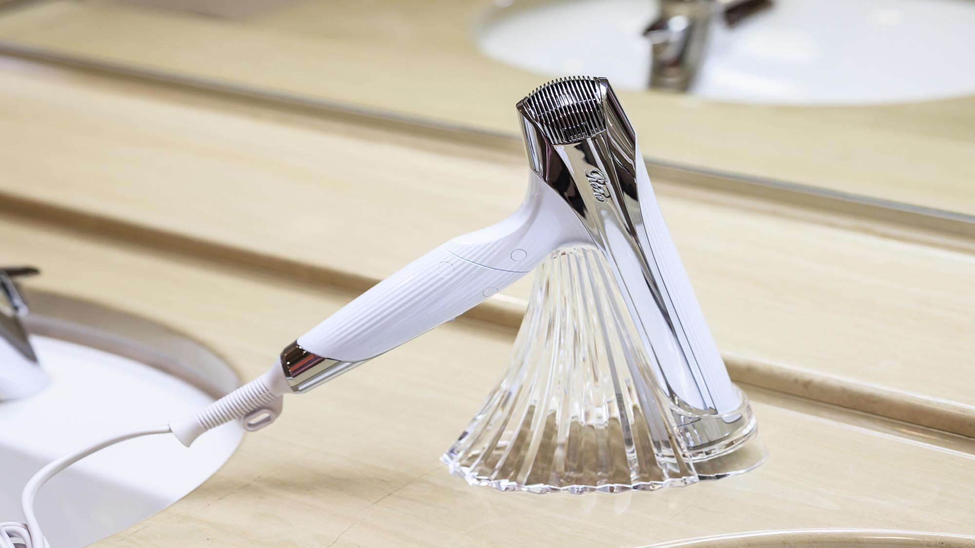 全客室に高機能ドライヤーを完備いたしました！