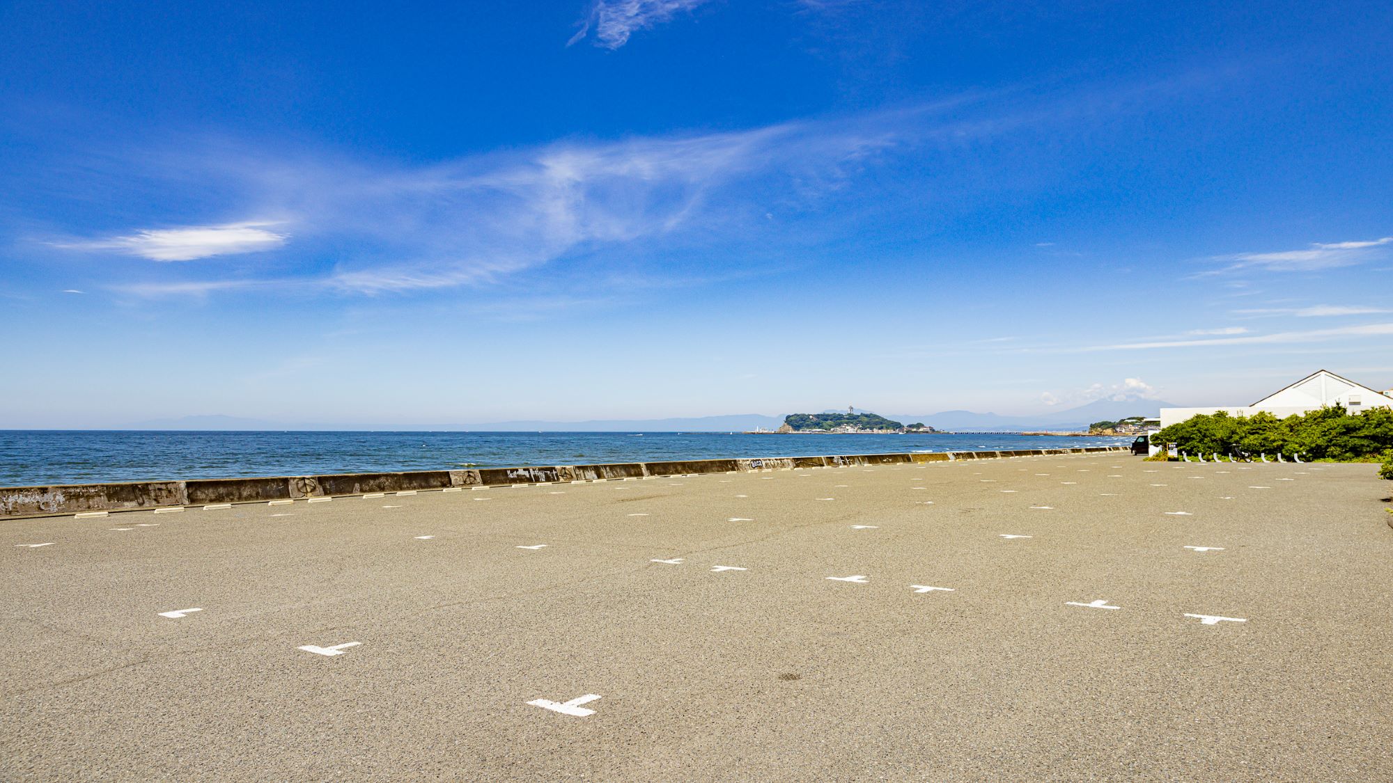 七里ヶ浜海岸駐車場