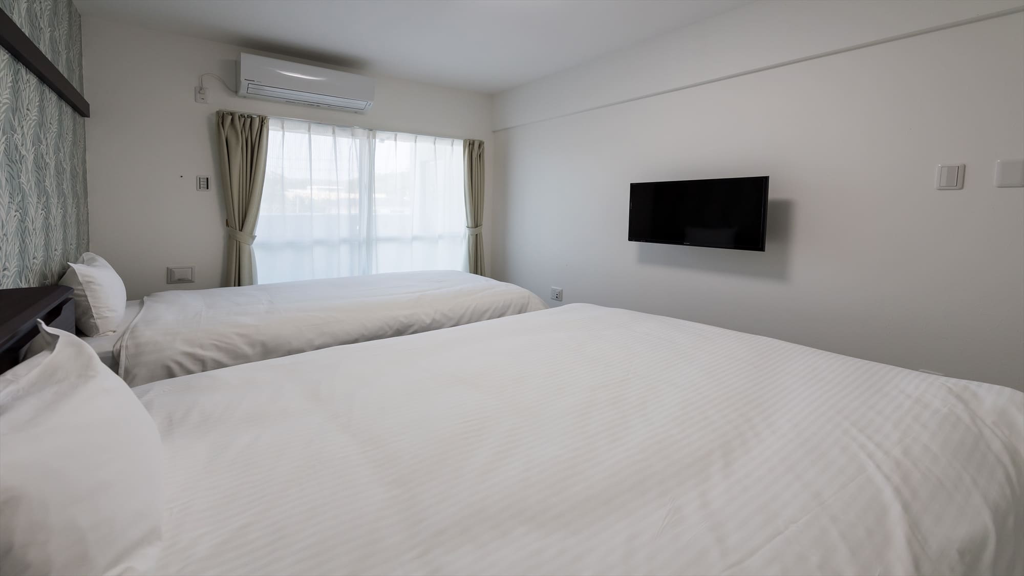 【A-type ダブル】23㎡ ダブルベッドとシングルベッドで3名までOK。