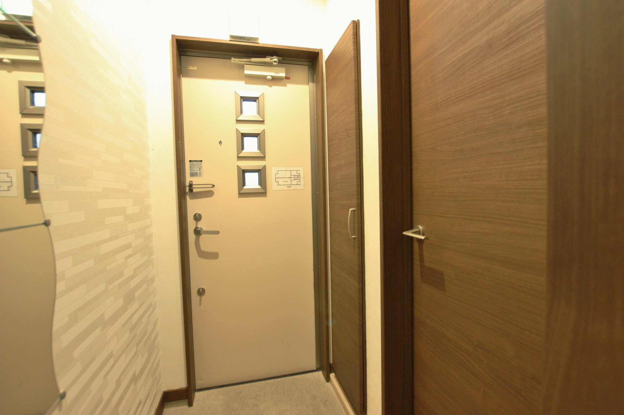 1LDKタイプ　リビングと寝室は別室　広々37㎡　カップル、グループ、ファミリーの方へおすすめ