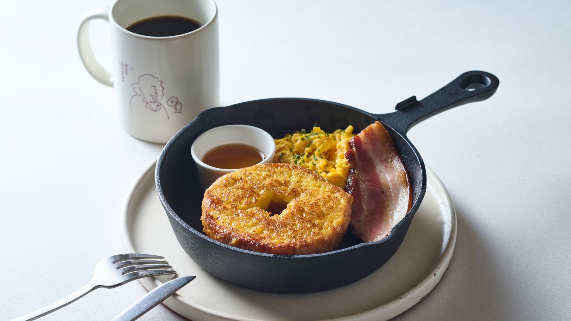 【koe donuts×モーニング】洗練されたドーナツファクトリーで朝のひと時を＜朝食付＞