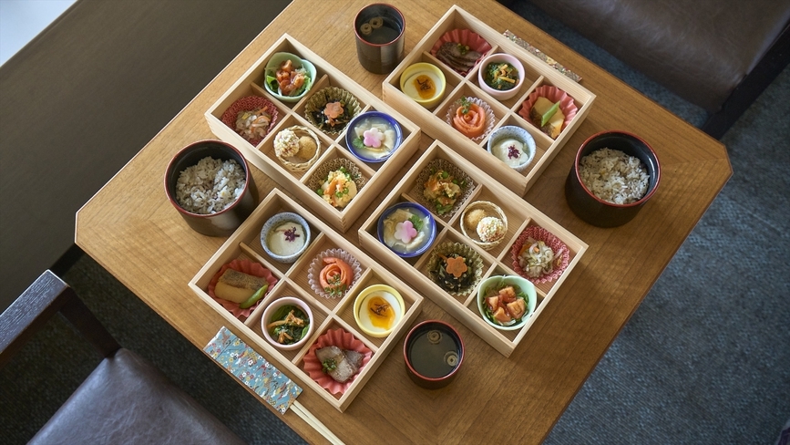 【阪井座彩り重】インルーム朝食｜伝統の味にこだわった彩り豊かな12種類の京料理＜朝食付＞