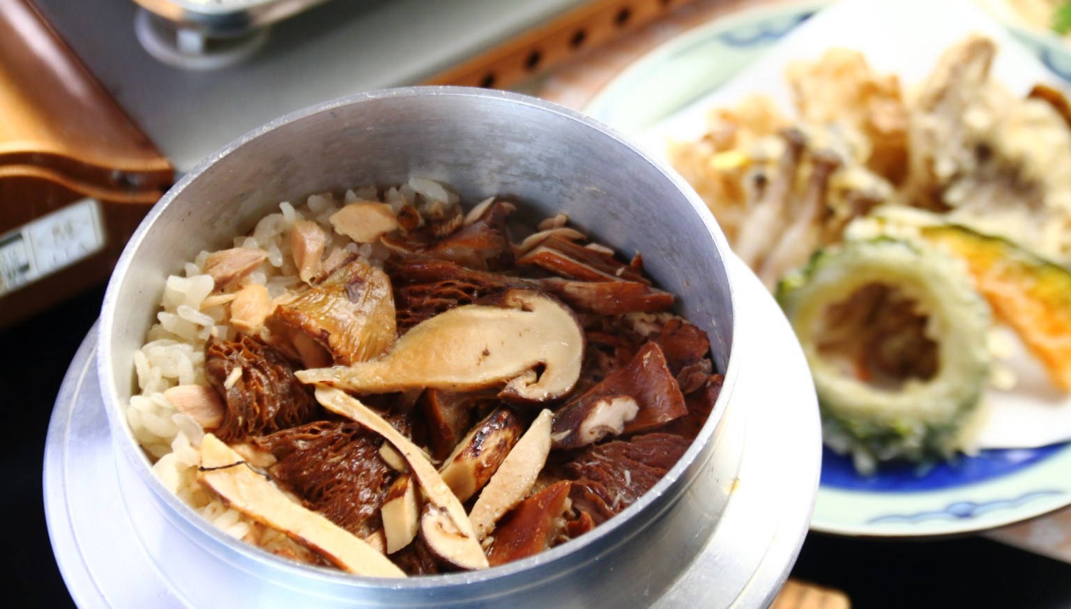 岐阜県特別プラン【松茸増量】 贅沢に秋の味覚を堪能♪  絶品！＜松茸増量＆地物 天然きのこ＞1泊2食