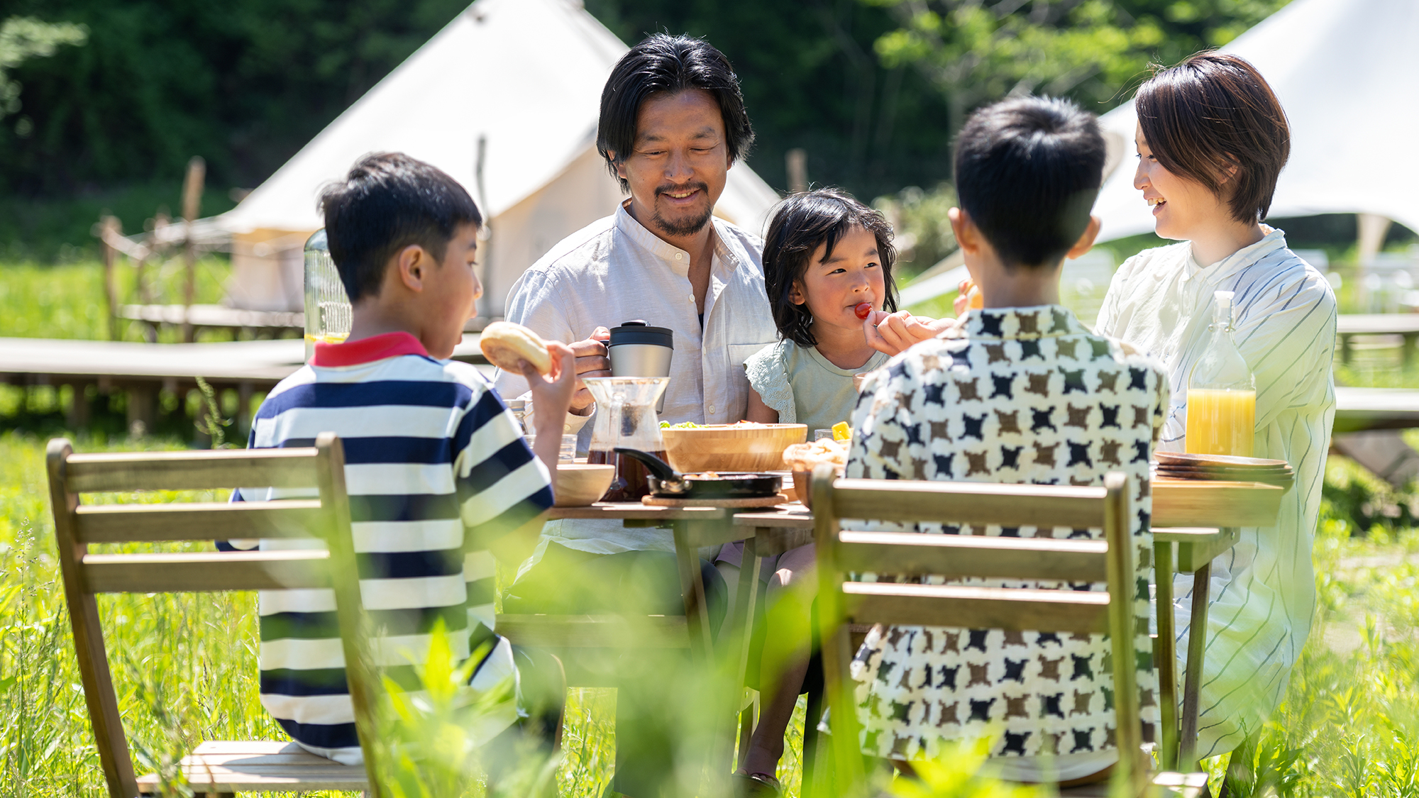 【ご朝食：グランピング】雰囲気抜群のテラスモーニング♪