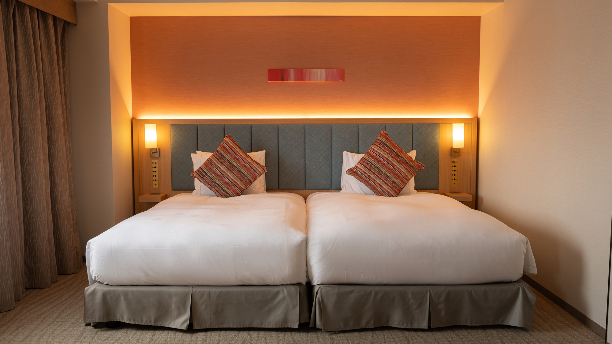 デラックスツイン：36.7㎡◇ベッドサイズ幅120cm◇