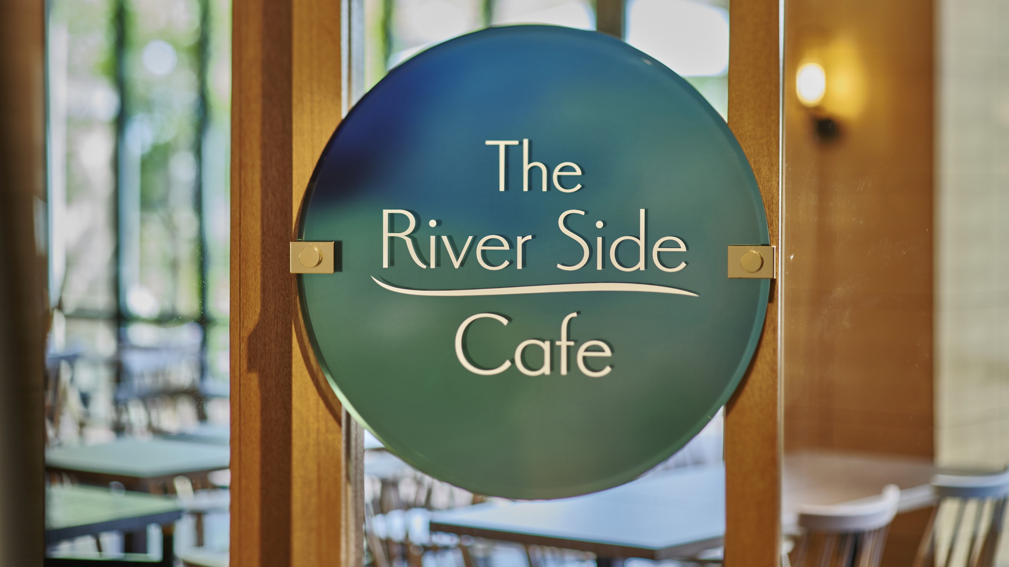 ホテル1F レストラン「The River Side Cafe」
