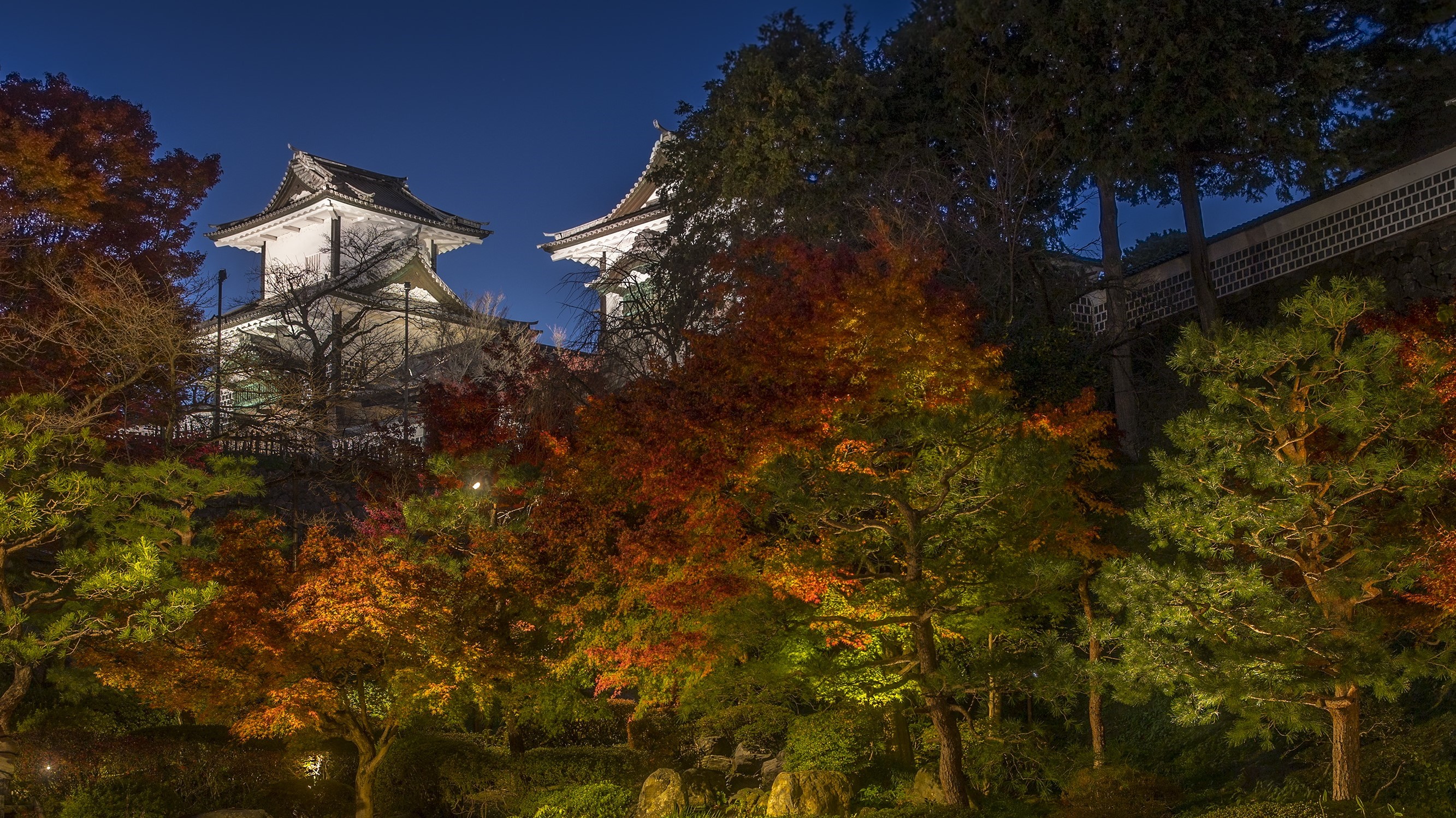 秋の金沢 ～ 金沢城・兼六園 紅葉ライトアップ ～　※イメージ