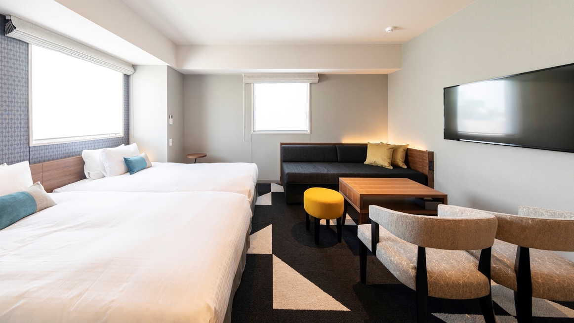 デスクもありますので、ちょっとした作業にも便利