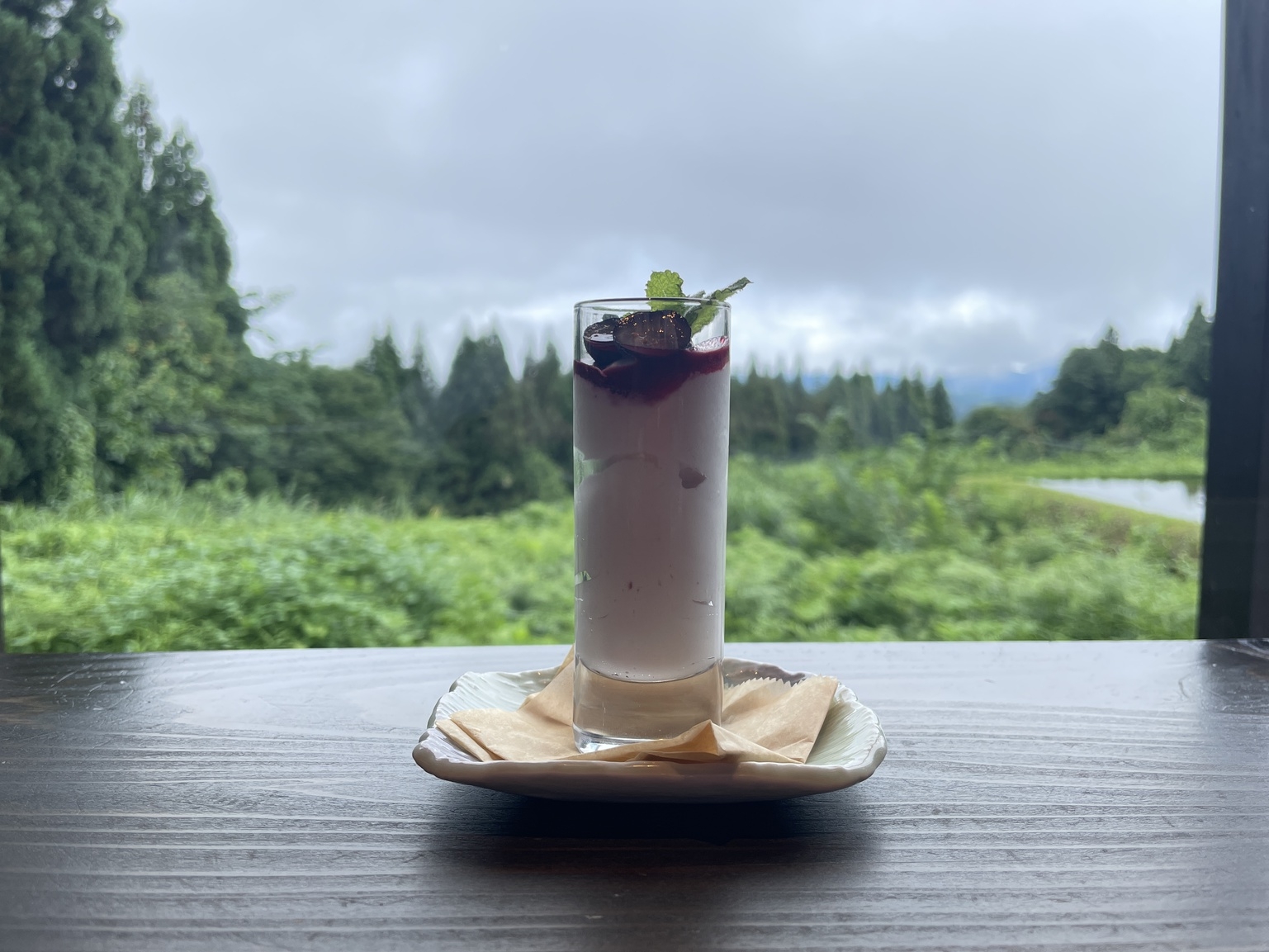 【1泊2食】醸す森特製“赤ワインと米麹のポークハヤシ”セット【銘柄豚つなんポーク】