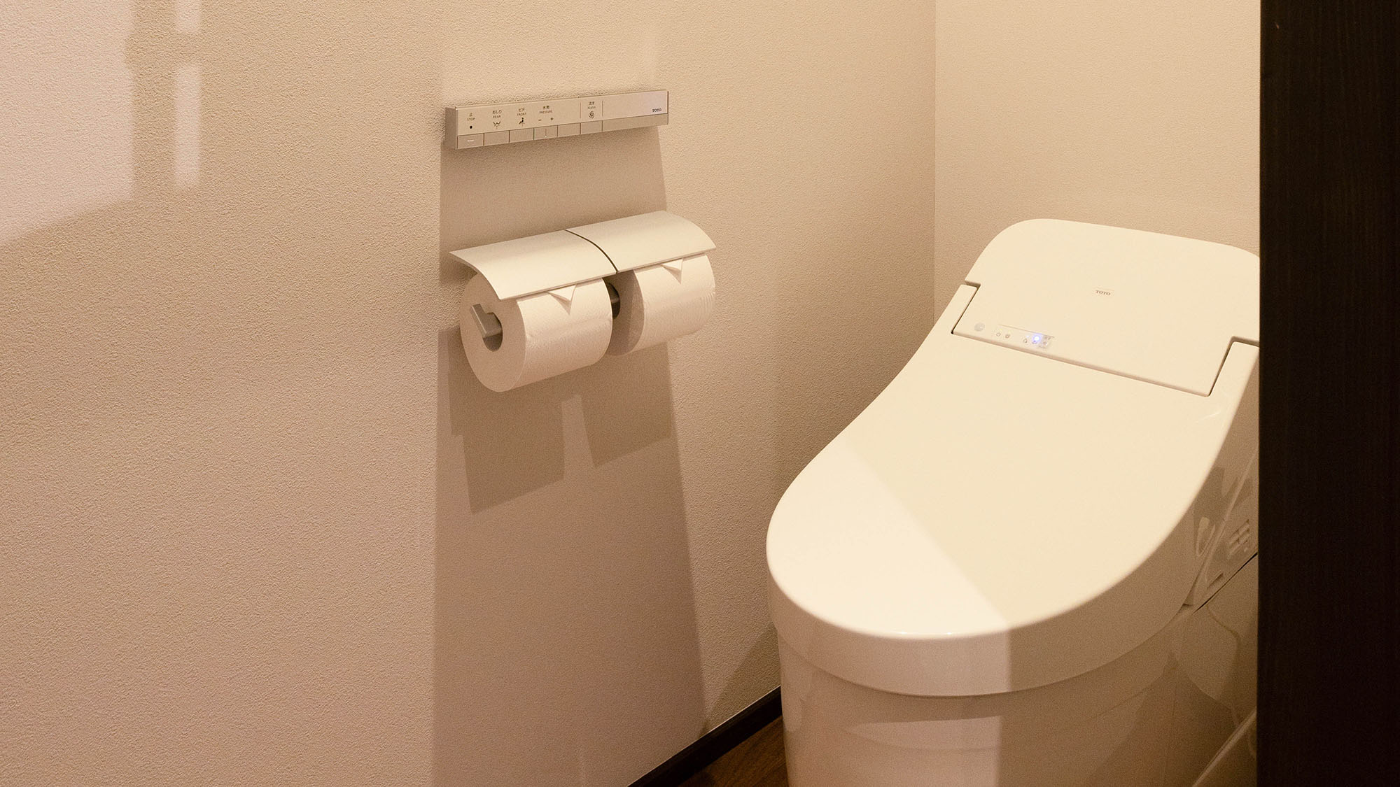 ・スーペリアトリプル／洗浄機能付の個室トイレです