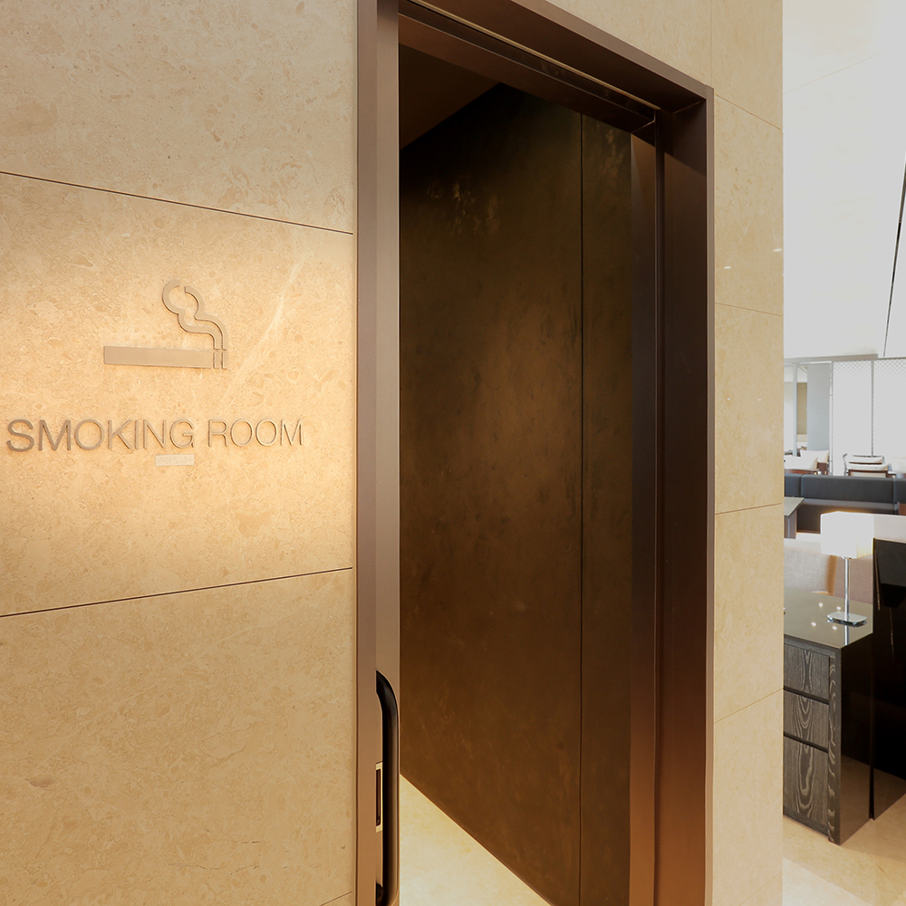 喫煙室_入口