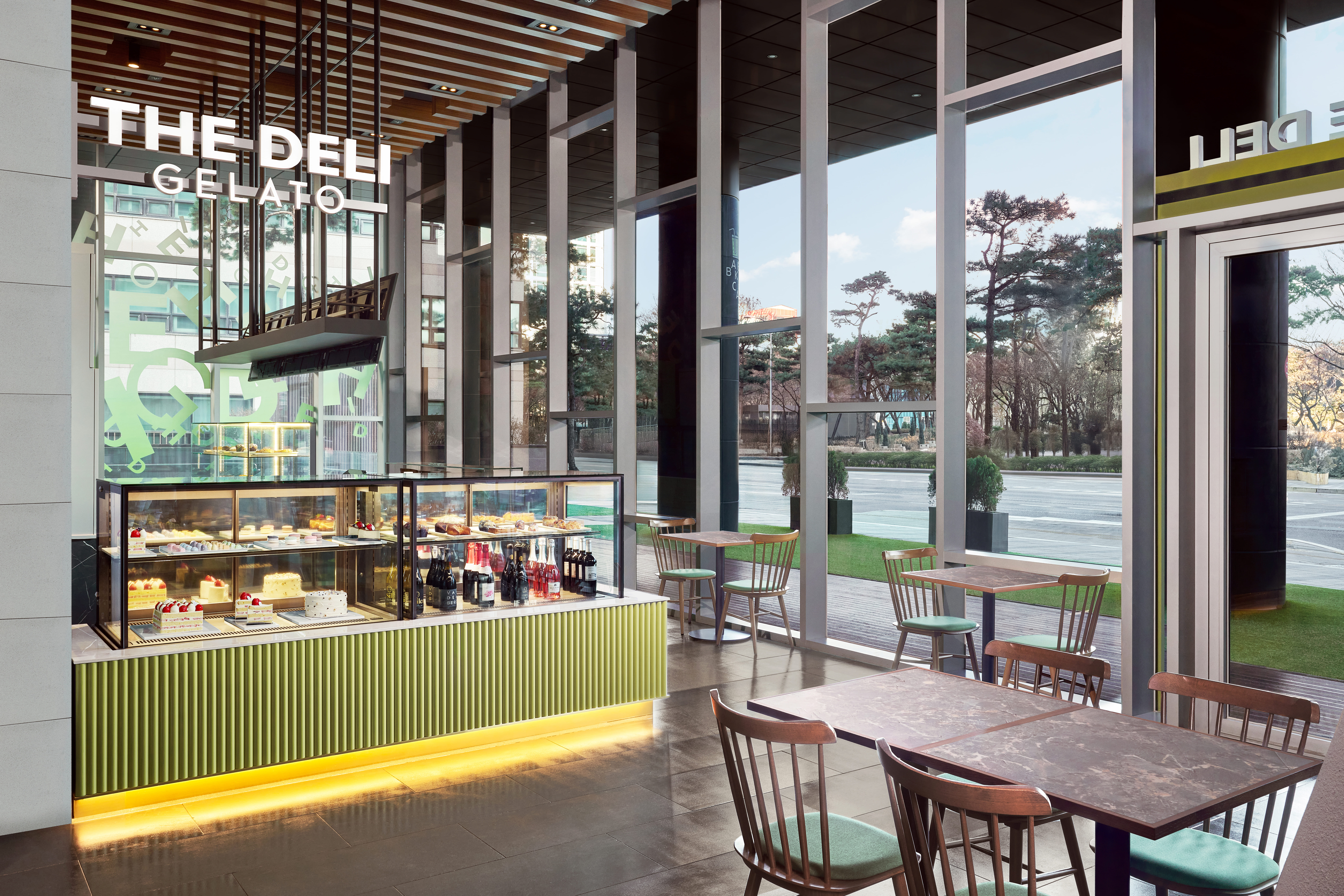 レストラン「The Deli」