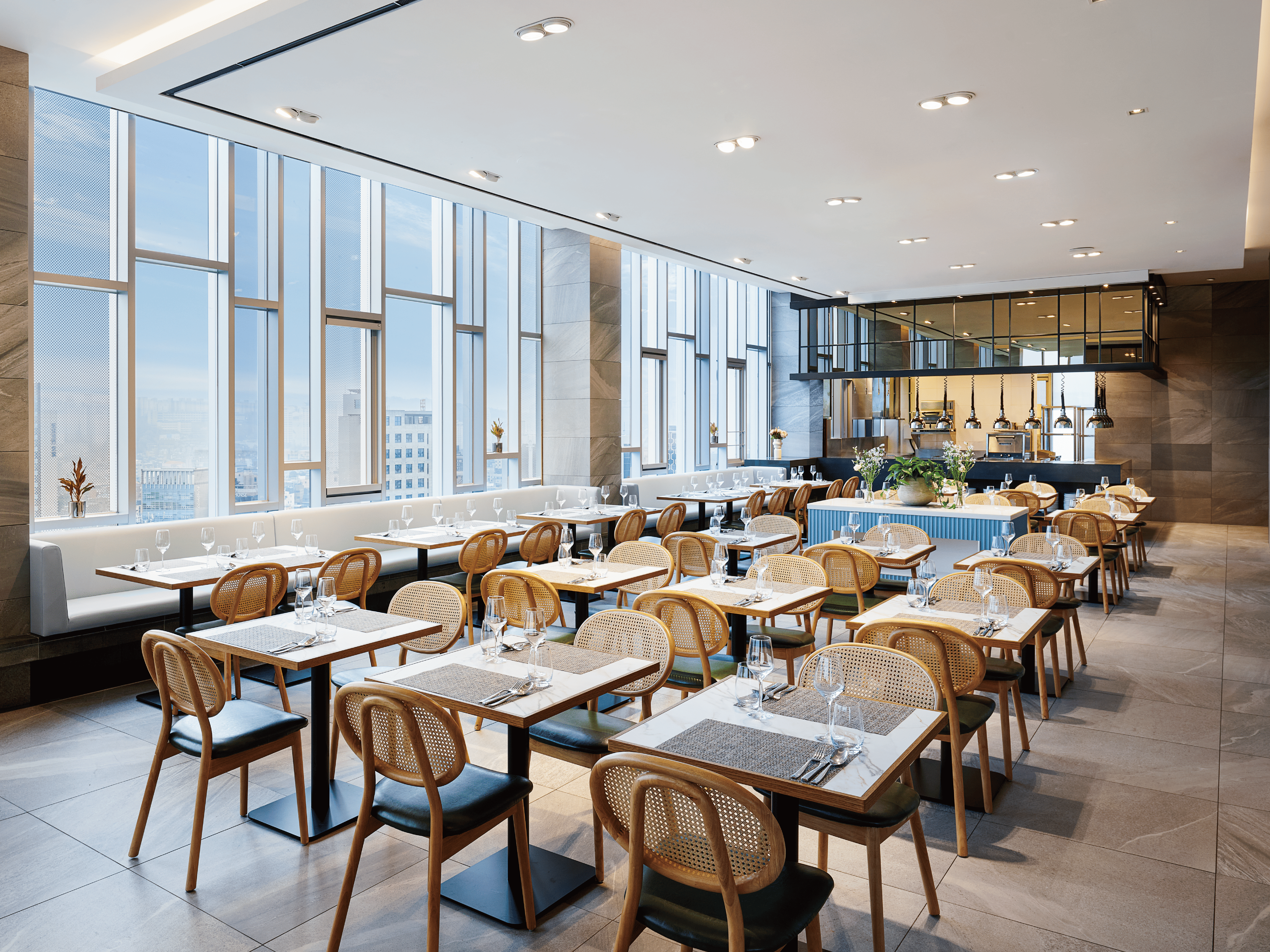 レストラン「Food Exchange」