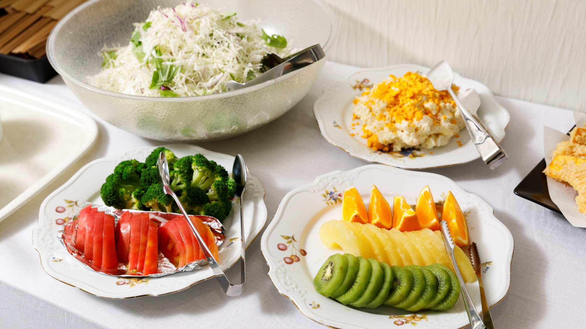 ★【朝食バイキング一例】何かと不足しがちなお野菜は、当ホテルでしっかりチャージ！
