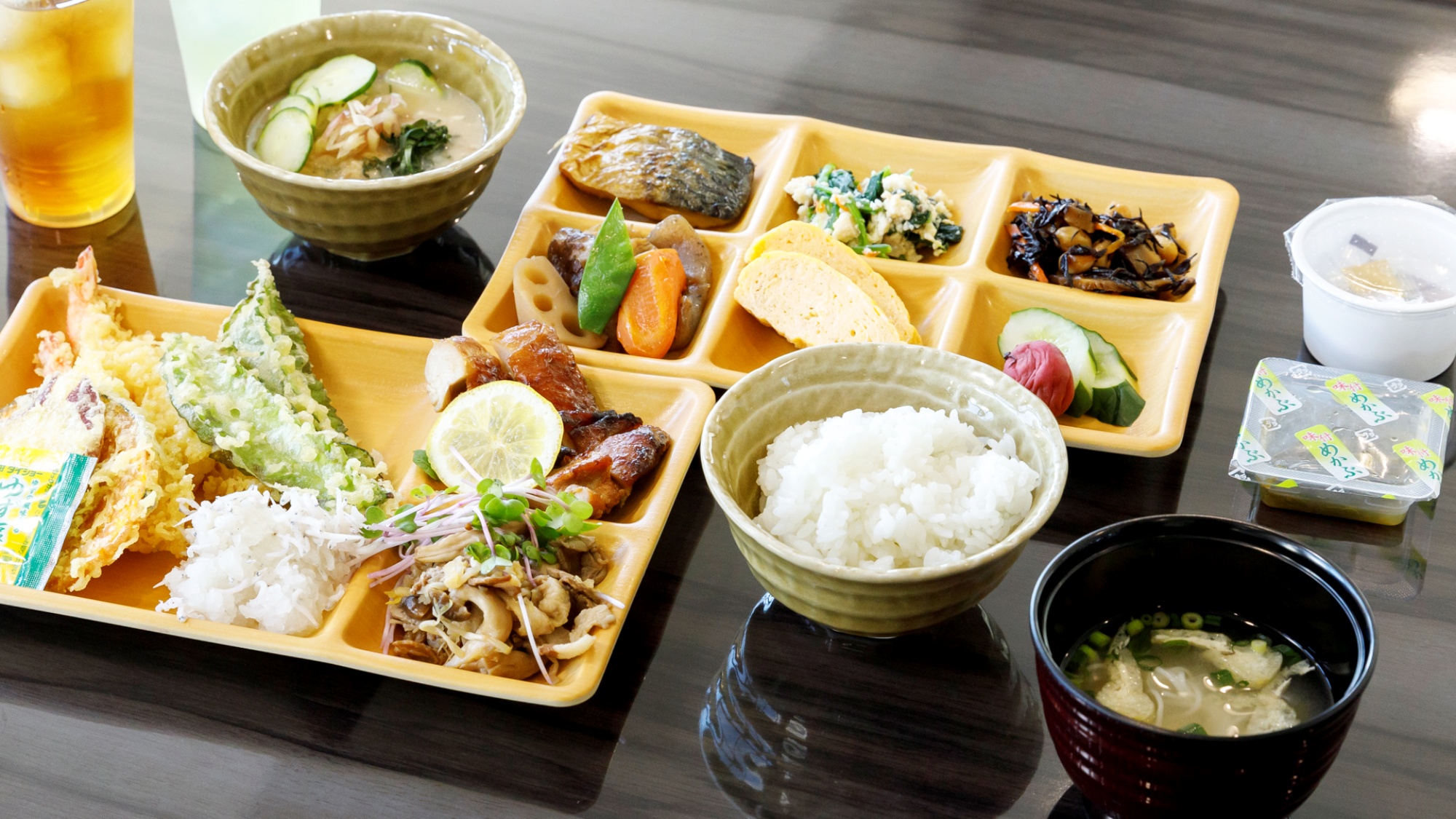 【朝食バイキング一例】バラエティ豊かなお料理をご用意させていただいております。