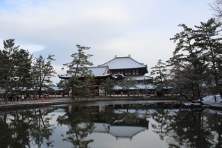冬　東大寺と鏡池