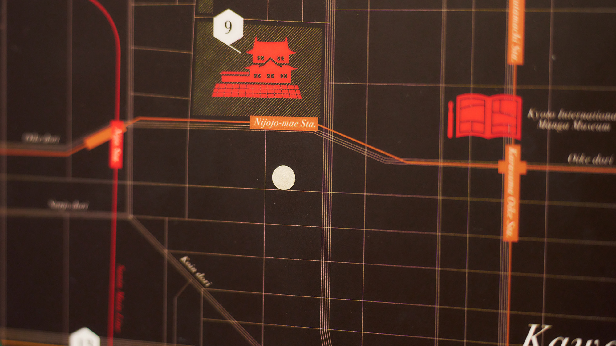 ・【館内設備】当施設は地下鉄東西線 二条城前駅から徒歩約4分の立地にございます