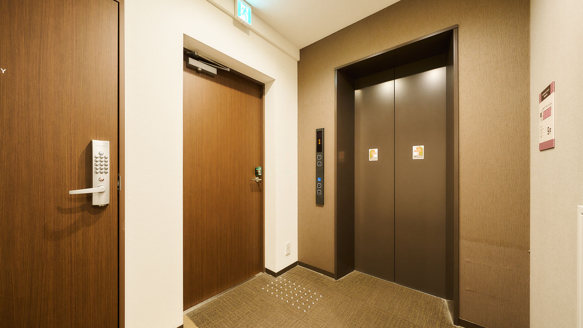 ・【エレベーター】階段が苦手な方やお年寄り・お子様連れでも安心してご滞在いただけます