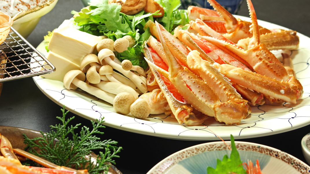 【朝食なし】2組限定！1月のみの特別プラン　カニ三昧が最大39600円お得に♪1泊夕食付でこの価格！