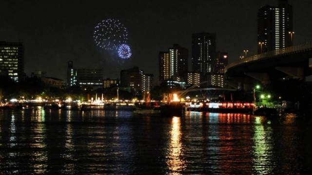 天神祭りの花火