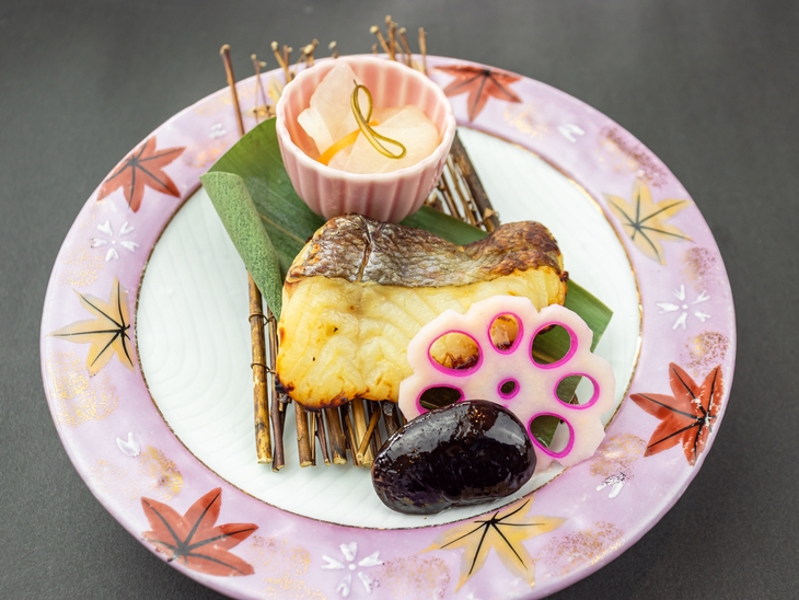 【グルメプラン】ご夕食は大人気の「国産和牛を熔岩プレート焼き」を含む特別会席をご用意いたします