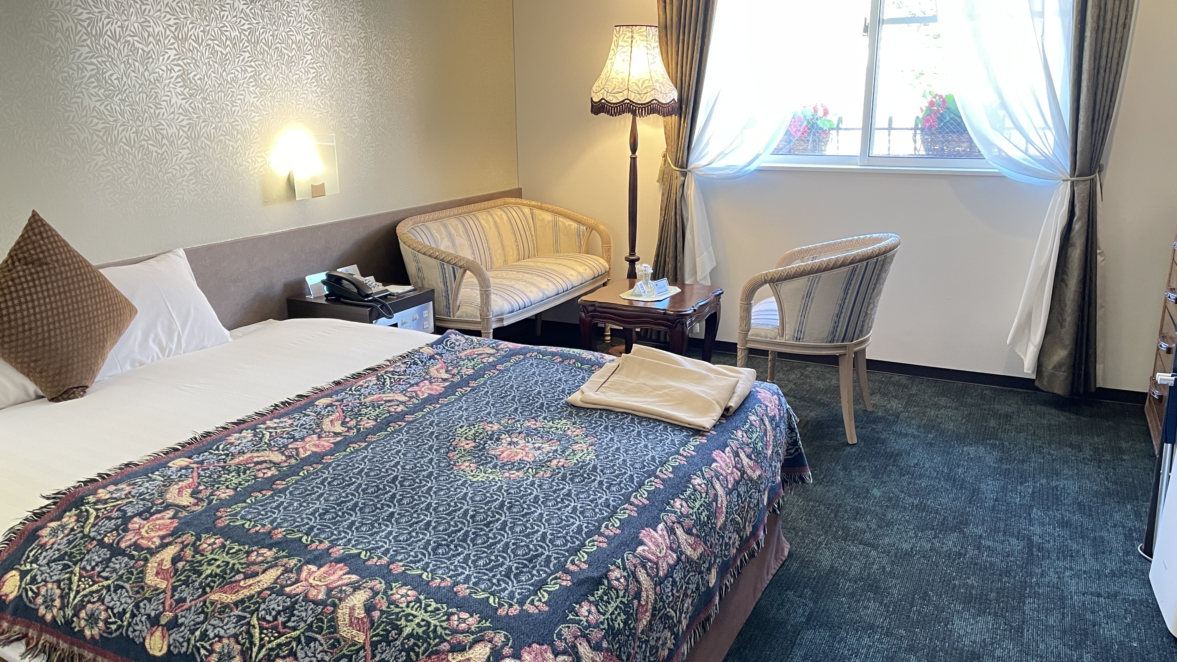 デラックスダブル（2階）※お子様OK【ユニットバス】