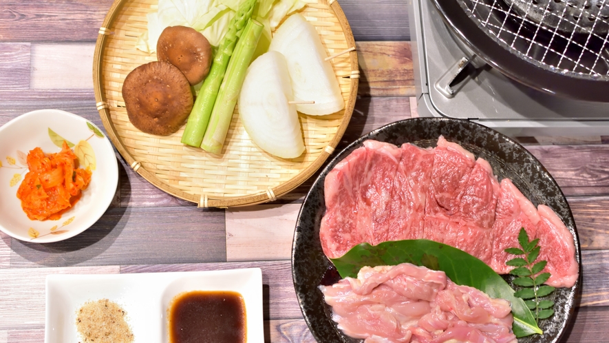【夕食】豊後牛サーロインと地鶏の九州食べ比べ♪（※2人前盛付例です）