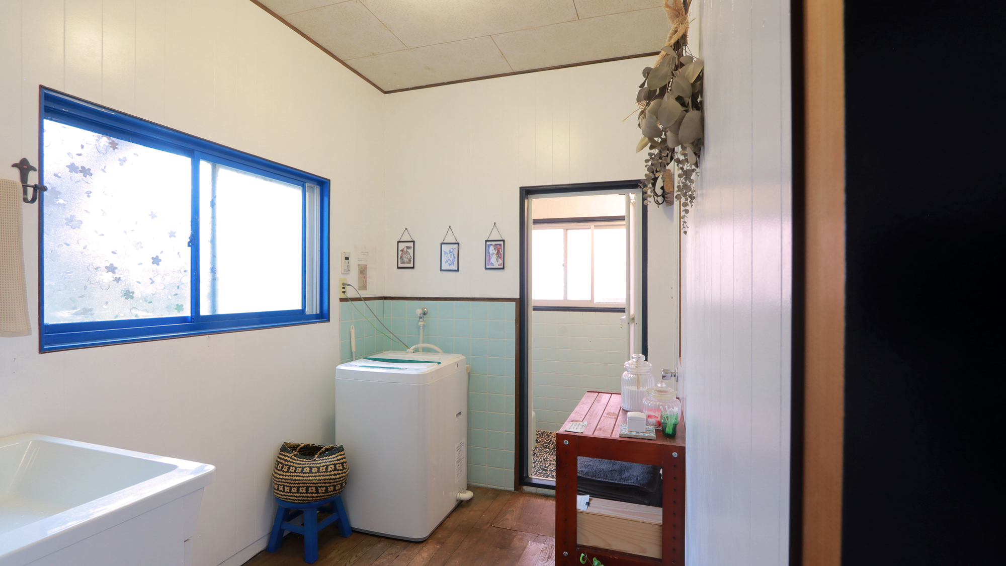 【バスルーム】洗面・お風呂・洗濯機をご利用いただけます