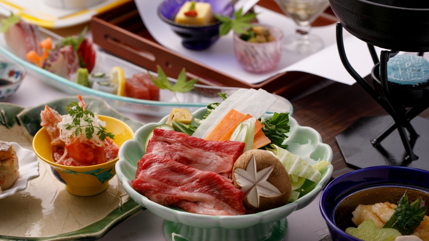 【お部屋食】美しい夕景と眺望が自慢のお部屋…大切な人とゆったりお部屋食プラン【華会席】