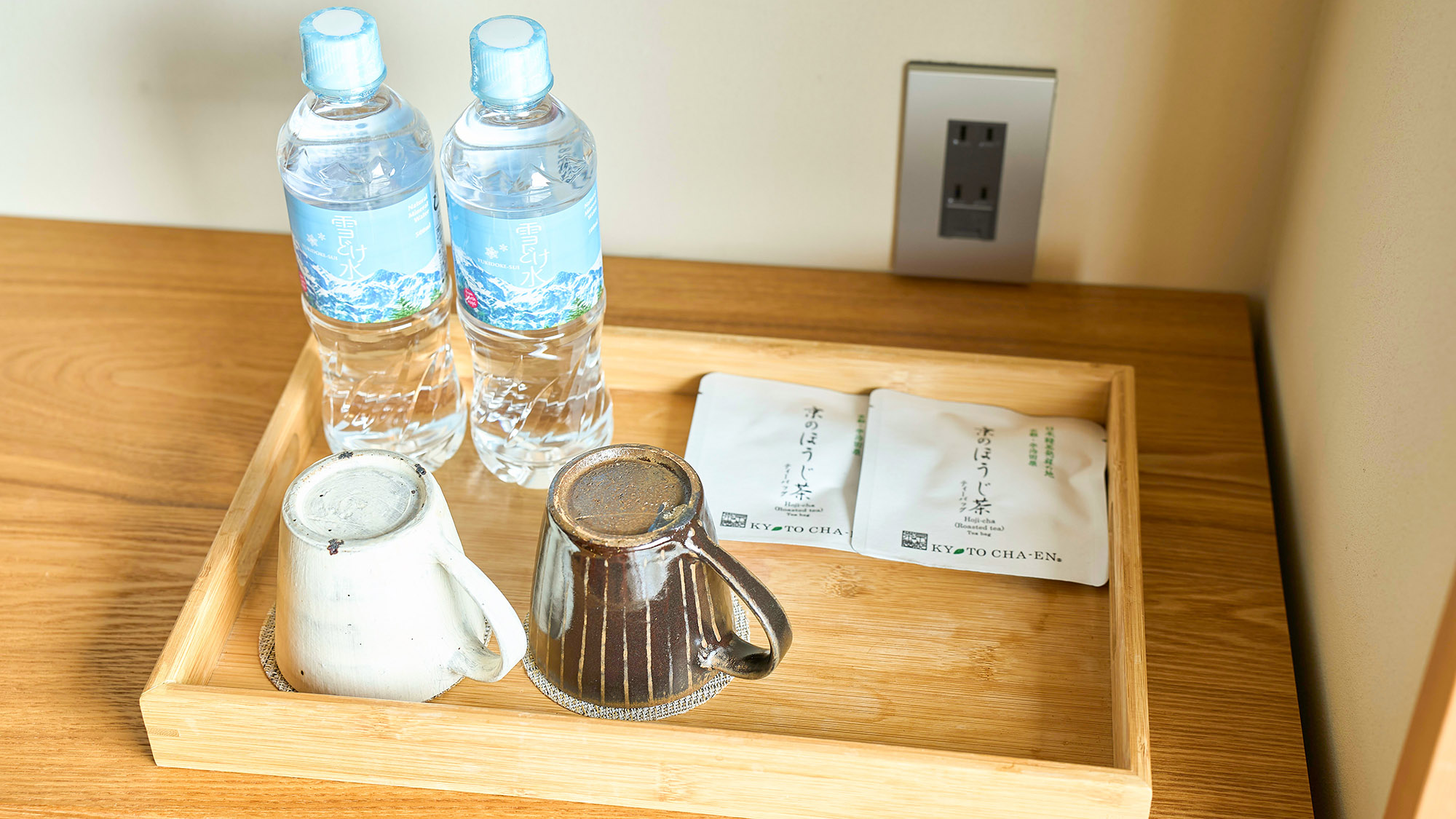 ・【ルームアメニティ】お水やお茶のご用意がございます