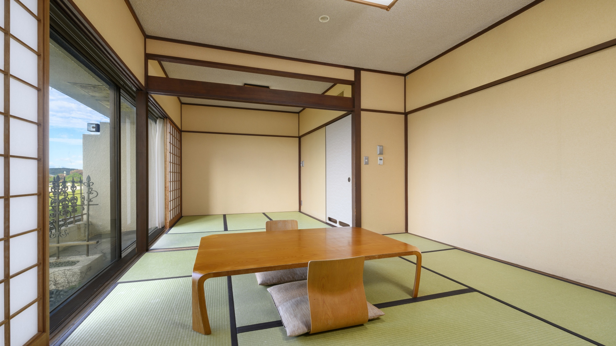 角島大橋側　二間和室　８畳＋4.5畳（禁煙）