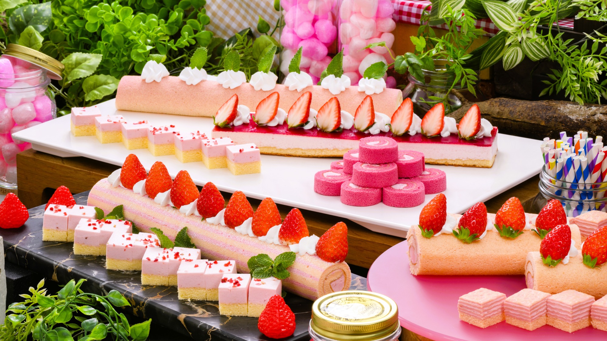 3月20日～5月10日限定「ストロベリー＆キッズバイキング」苺いっぱい！