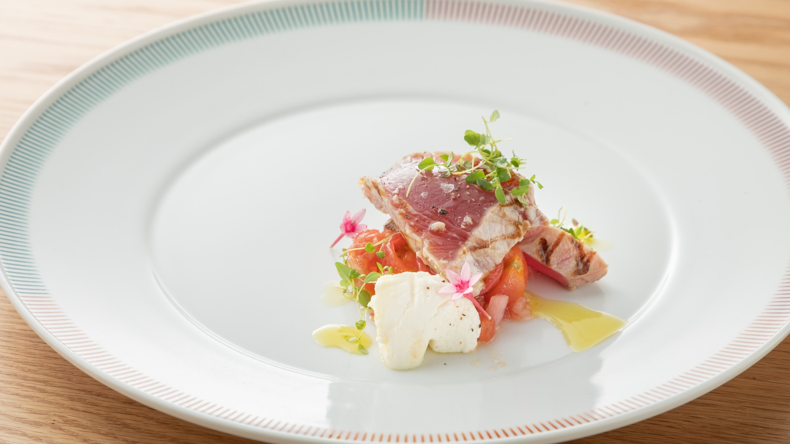 美しき器に映る海と大地の恵み｜有田焼と響き合う至高のディナー(青磁コース)