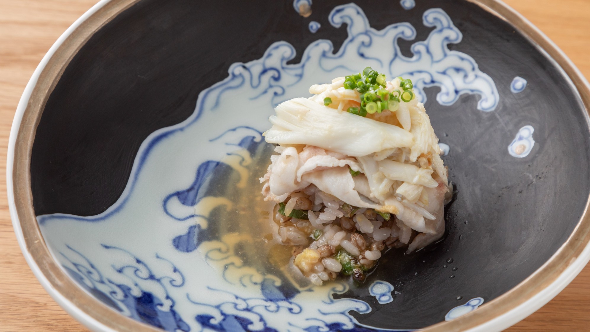 器に宿る、四季と匠と。佐賀牛が導く陶の物語｜五感で聴く晩餐譚（白磁コース)