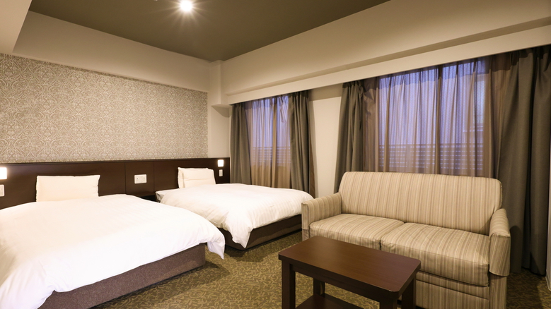 【ツインBルーム】27.5平米◆サータ社制ベッド(120cm×195cm・2台、ソファーベッド・1台