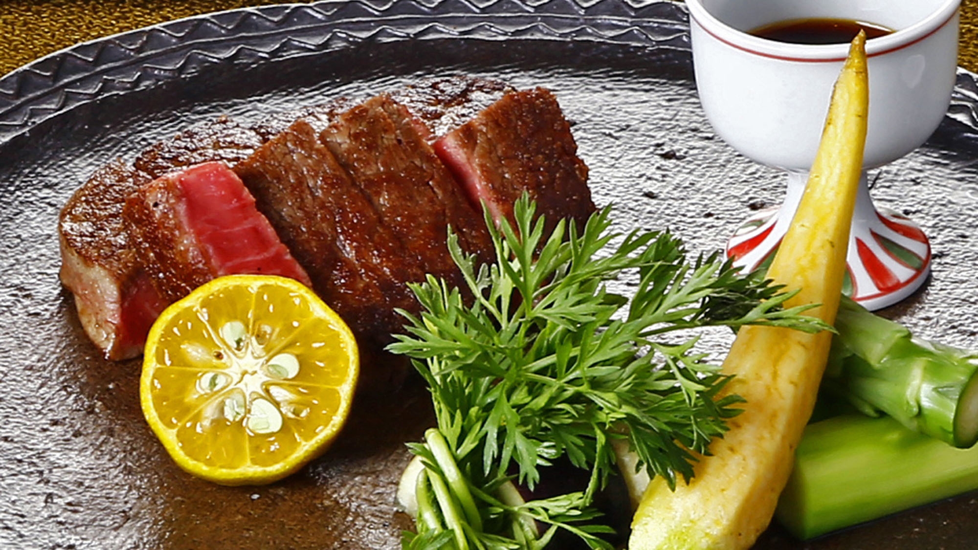 【グレードアップ】菊池産「和王」フィレと鮑の創作会席【1泊2食】