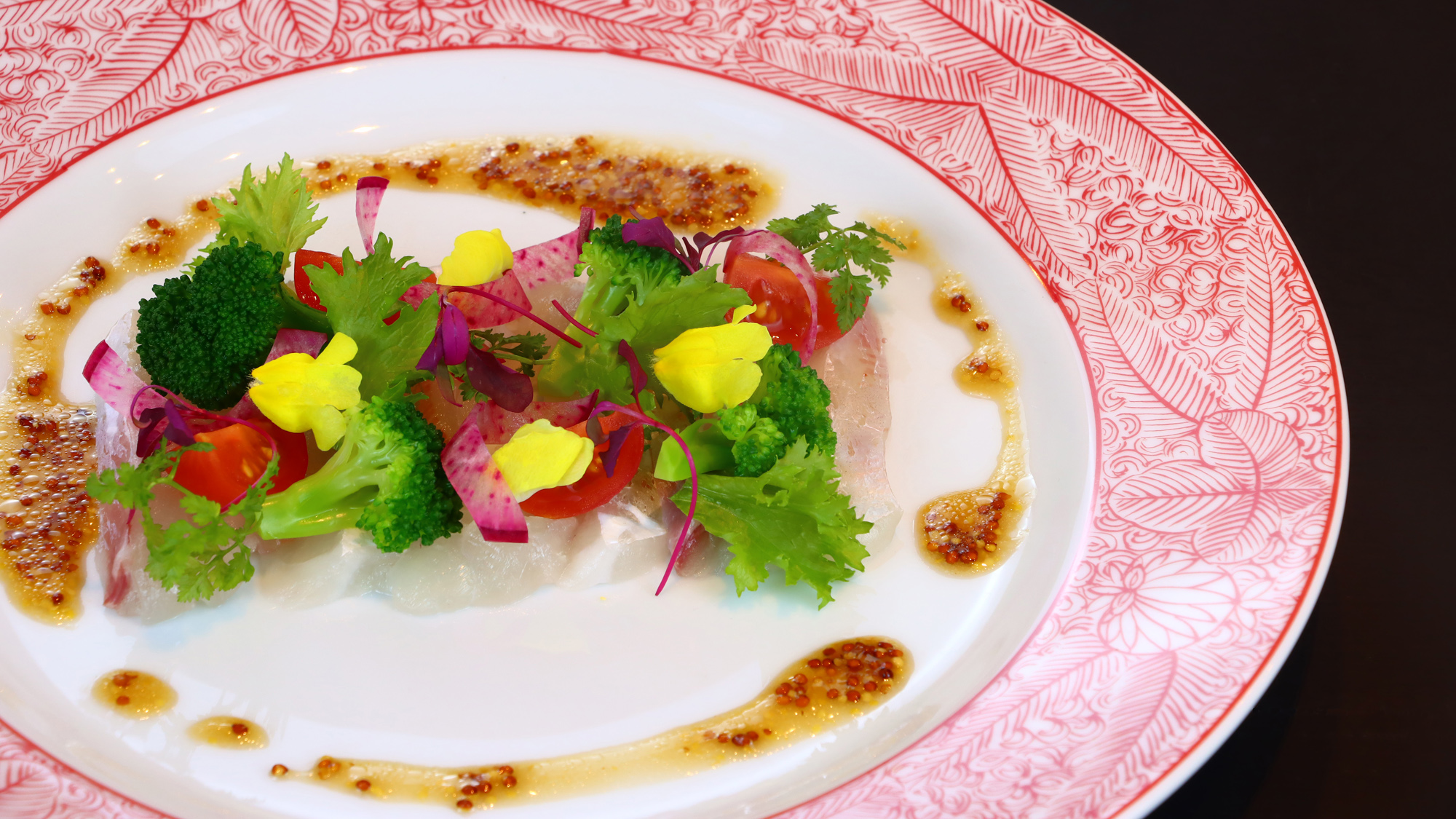 熊本の幸を堪能する『スタンダードコース』～みやび鯛と彩り野菜のカルパッチョ～