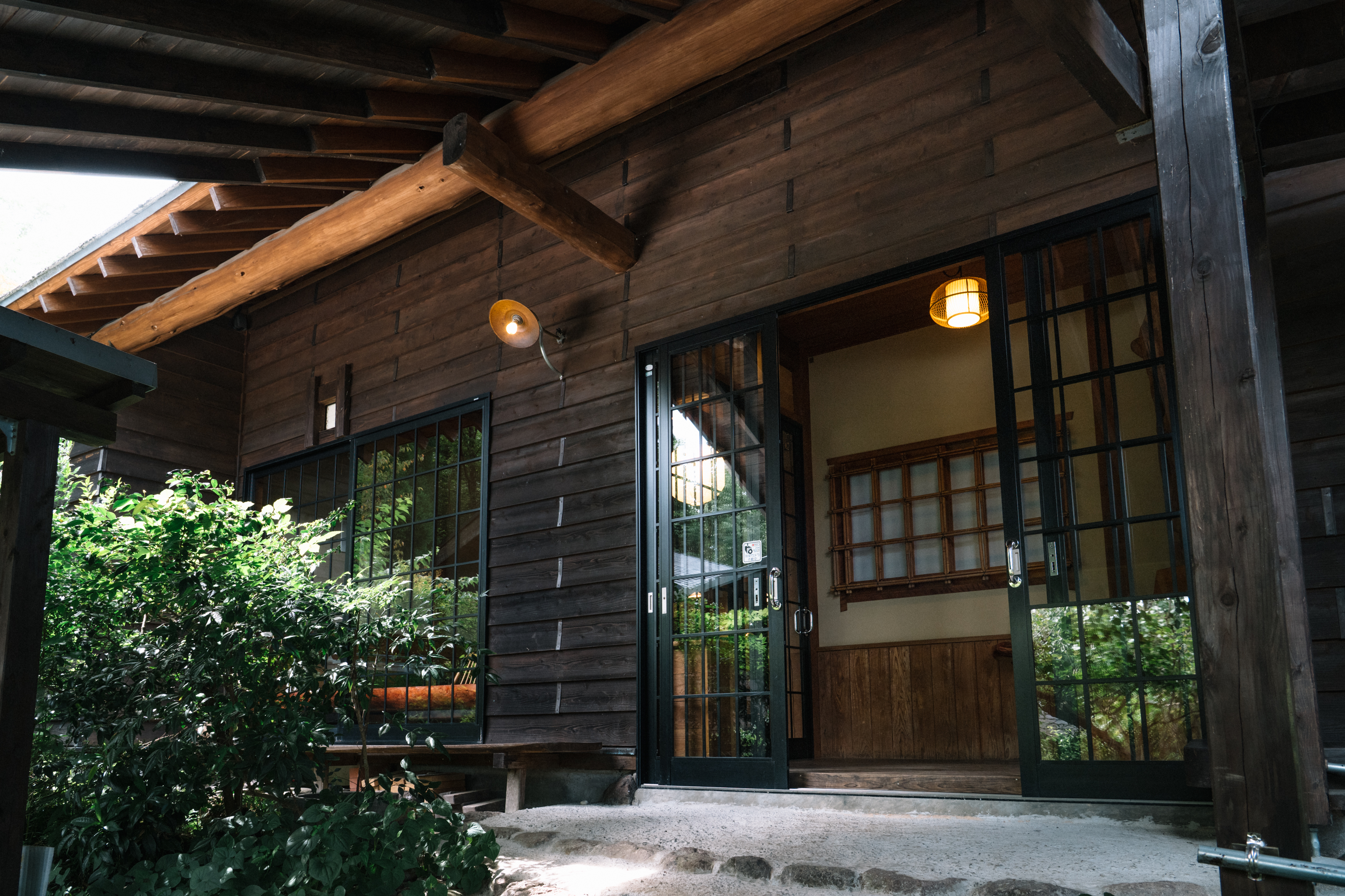 母屋　受付入り口