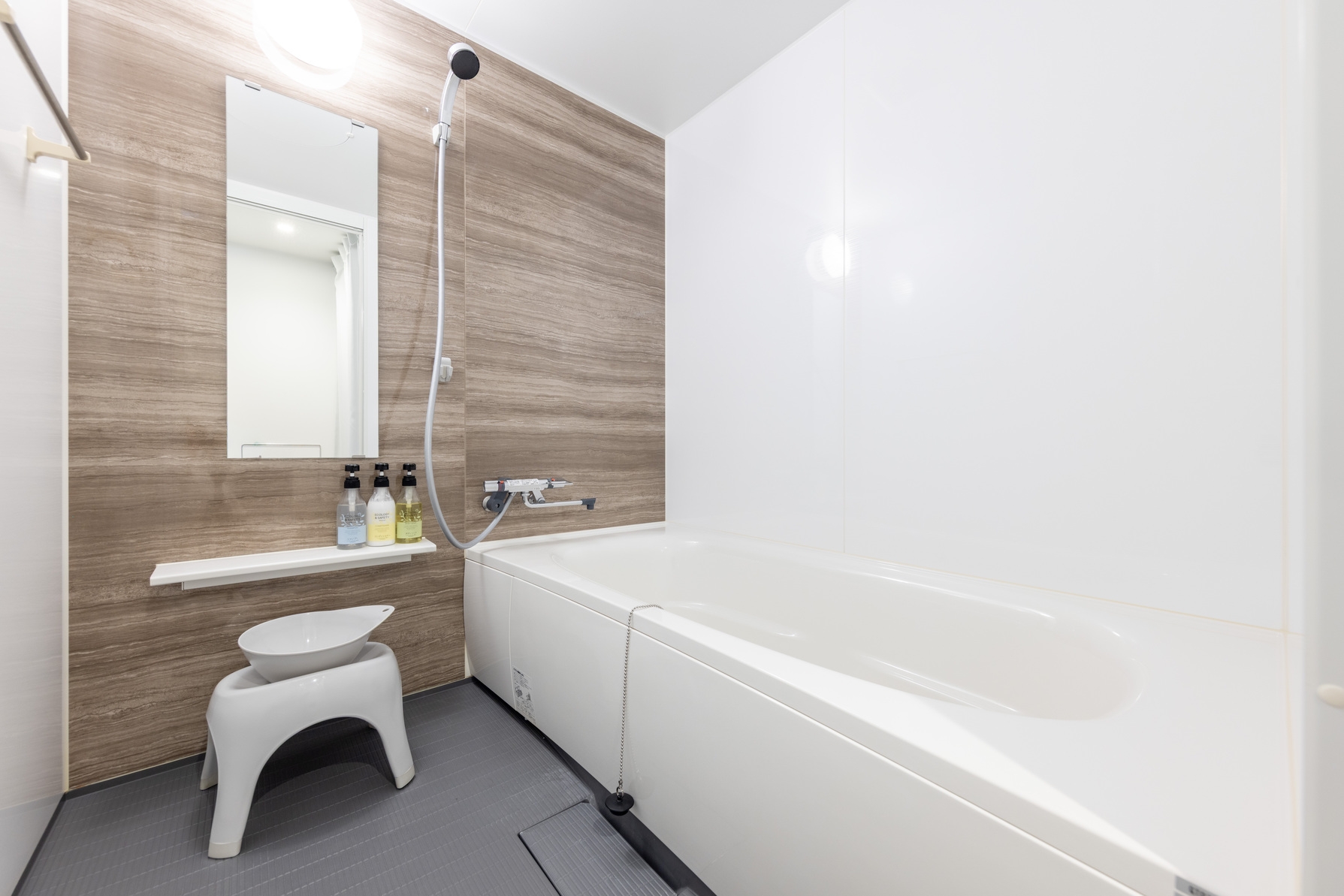 【角部屋スイートルーム】金沢駅徒歩5分♪最大2名(セミダブルベッド2台）・Crasco旅音301号室