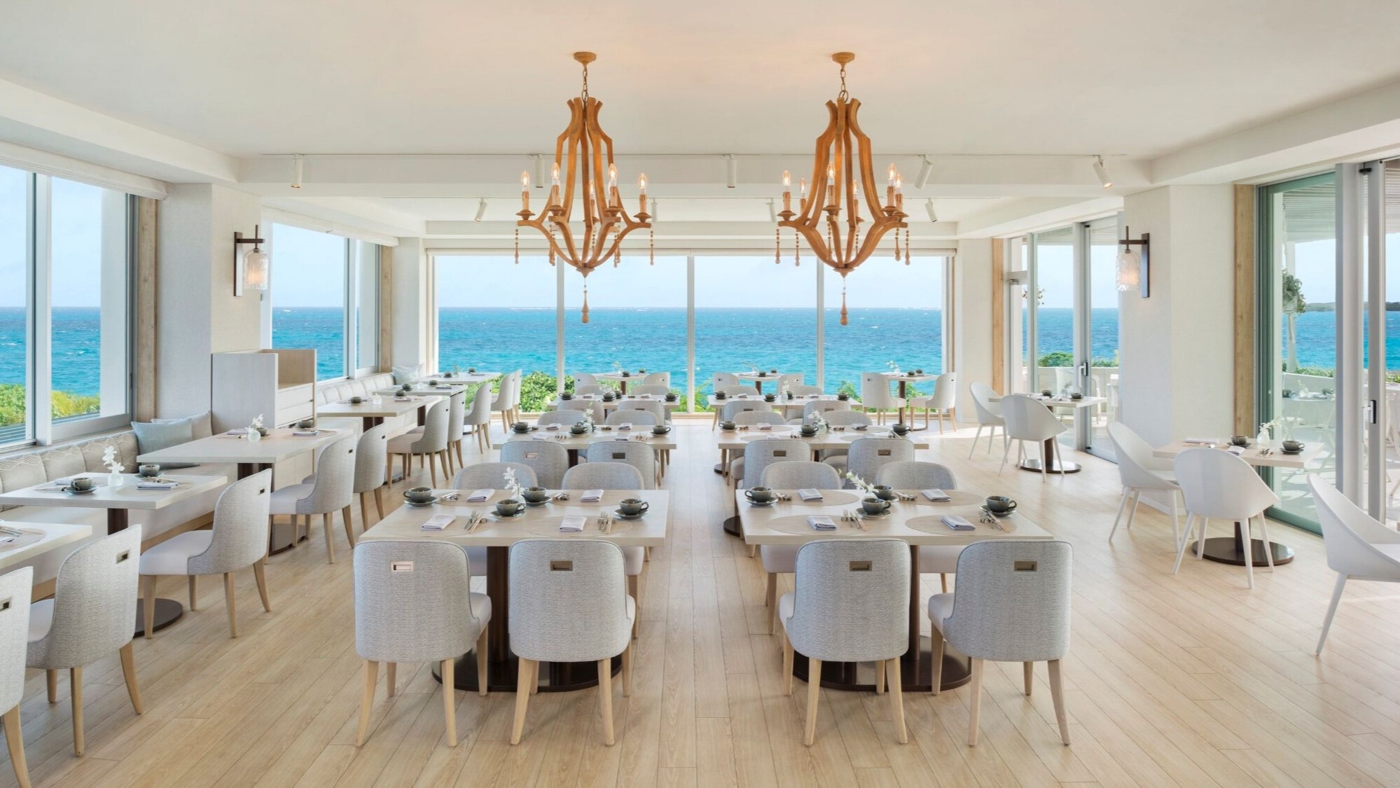 【楽パック限定】伊良部ブルーの絶景に包まれ、心と体を満たす至福のひととき（セミブッフェ朝食付）